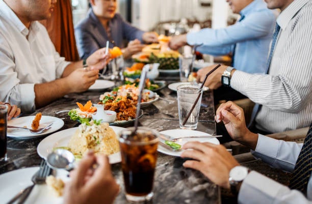 Casi el 80% de los españoles gasta más en alimentación fuera del hogar. ¿Es tu caso? José Martín Mengual te lo cuenta Casi el 80% de los españoles gasta más en alimentación fuera del hogar. ¿Es tu caso? José Martín Mengual te lo cuenta