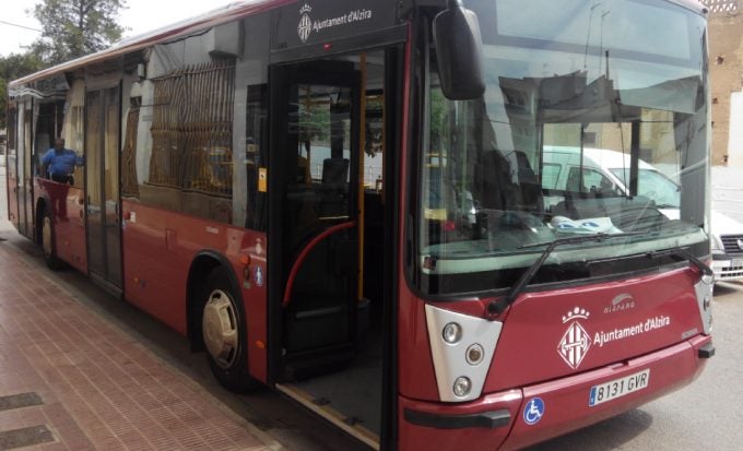 Alzira ofrece el bus gratis a jóvenes y jubilados Alzira ofrece el bus gratis a jóvenes y jubilados