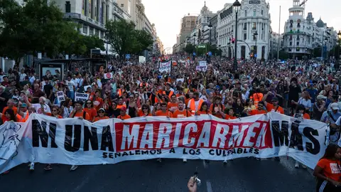 Miles de personas inundan las calles de Madrid tras el desahucio de Maricarmen Miles de personas inundan las calles de Madrid tras el desahucio de Maricarmen