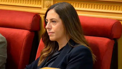 Noelia de la Cruz, portavoz. Noelia de la Cruz, portavoz.