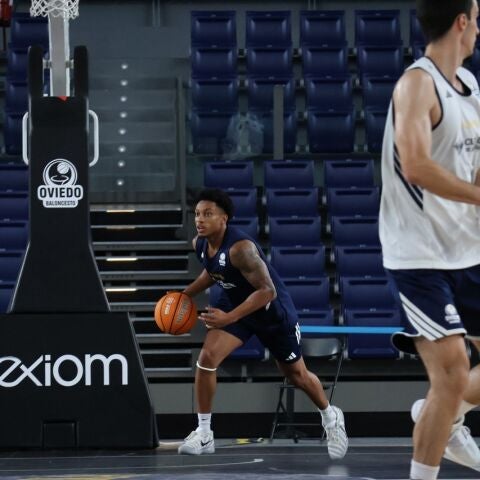 Entrenamiento del Alimerka Oviedo Baloncesto