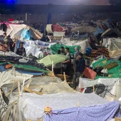 Migrantes pasan la noche en las playas de El Trampolín y Benitez en Ceuta (España) Migrantes pasan la noche en las playas de El Trampolín y Benitez en Ceuta (España)