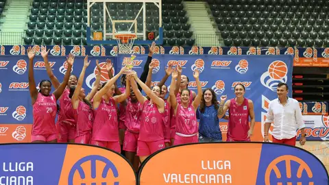 El Fustecma Nou Básquet Femení levante el título El Fustecma Nou Básquet Femení levante el título