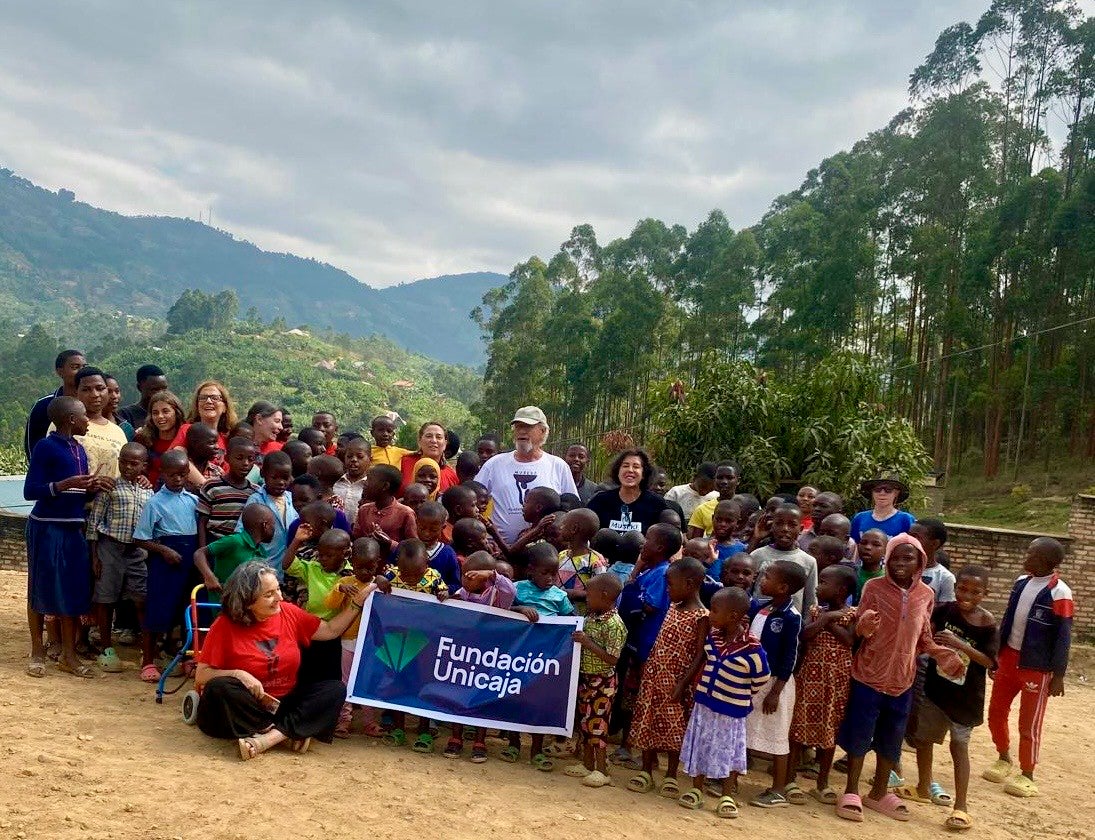 Fundación Unicaja y Museke dotan de energía solar a 80 familias vulnerables de Ruanda Fundación Unicaja y Museke dotan de energía solar a 80 familias vulnerables de Ruanda