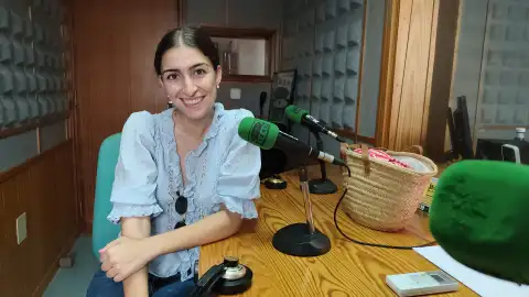 Ana Escandell en los estudios de Onda Cero Ana Escandell en los estudios de Onda Cero