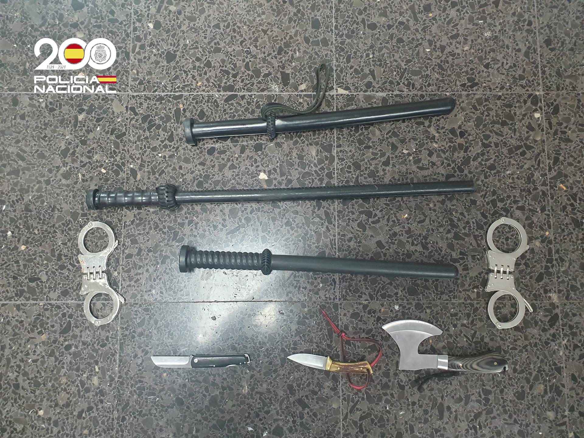 Detenido por amenazar a su expareja con agredirla con un hacha y golpear a policías en la detención Detenido por amenazar a su expareja con agredirla con un hacha y golpear a policías en la detención