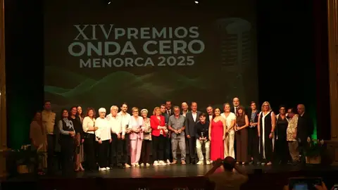 Foto de familia de los Premios Onda Cero Menorca 2025 Foto de familia de los Premios Onda Cero Menorca 2025