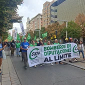 Los bomberos de las Diputaciones Provinciales se han manifestado en Zaragoza Los bomberos de las Diputaciones Provinciales se han manifestado en Zaragoza