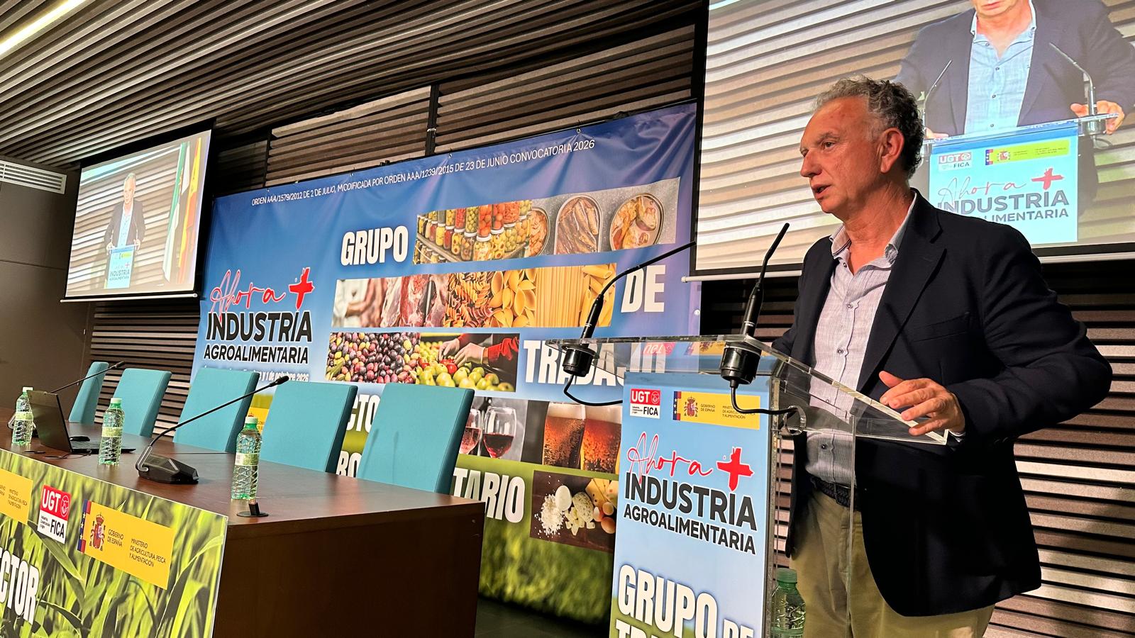 Quintana sitúa el relevo generacional y la cualificación del empleo como claves para garantizar el futuro del sector agroalimentario Quintana sitúa el relevo generacional y la cualificación del empleo como claves para garantizar el futuro del sector agroalimentario