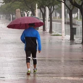 La AEMET eleva a rojo el aviso por lluvias en Castellón y Valencia La AEMET eleva a rojo el aviso por lluvias en Castellón y Valencia