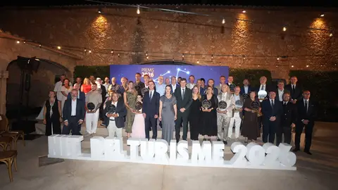 La Nit del Turisme reconoce el talento, la innovación y la trayectoria del sector turístico balear. La Nit del Turisme reconoce el talento, la innovación y la trayectoria del sector turístico balear.