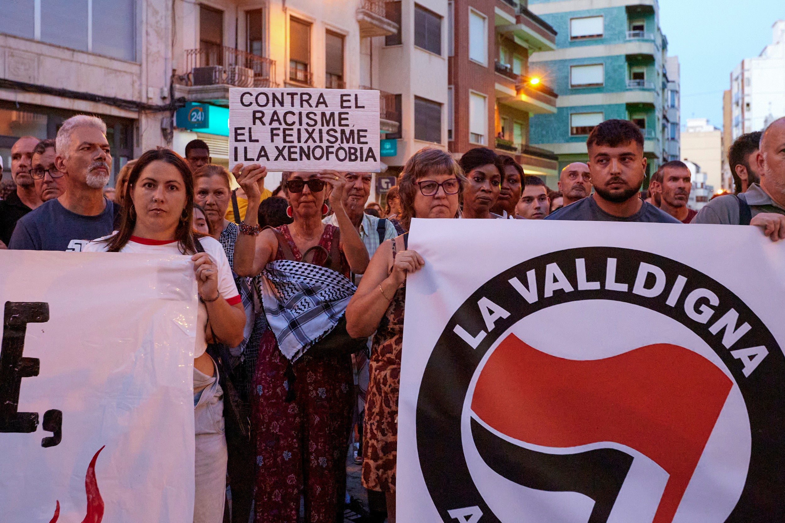 Cinco detenidos, dos menores, por una agresión racista denunciada en Tavernes de la Valldigna Cinco detenidos, dos menores, por una agresión racista denunciada en Tavernes de la Valldigna
