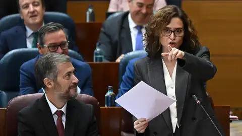 La presidenta de la Comunidad de Madrid, Isabel Díaz Ayuso, interviene durante el pleno celebrado, este jueves, en la Asamblea de Madrid. La presidenta de la Comunidad de Madrid, Isabel Díaz Ayuso, interviene durante el pleno celebrado, este jueves, en la Asamblea de Madrid.
