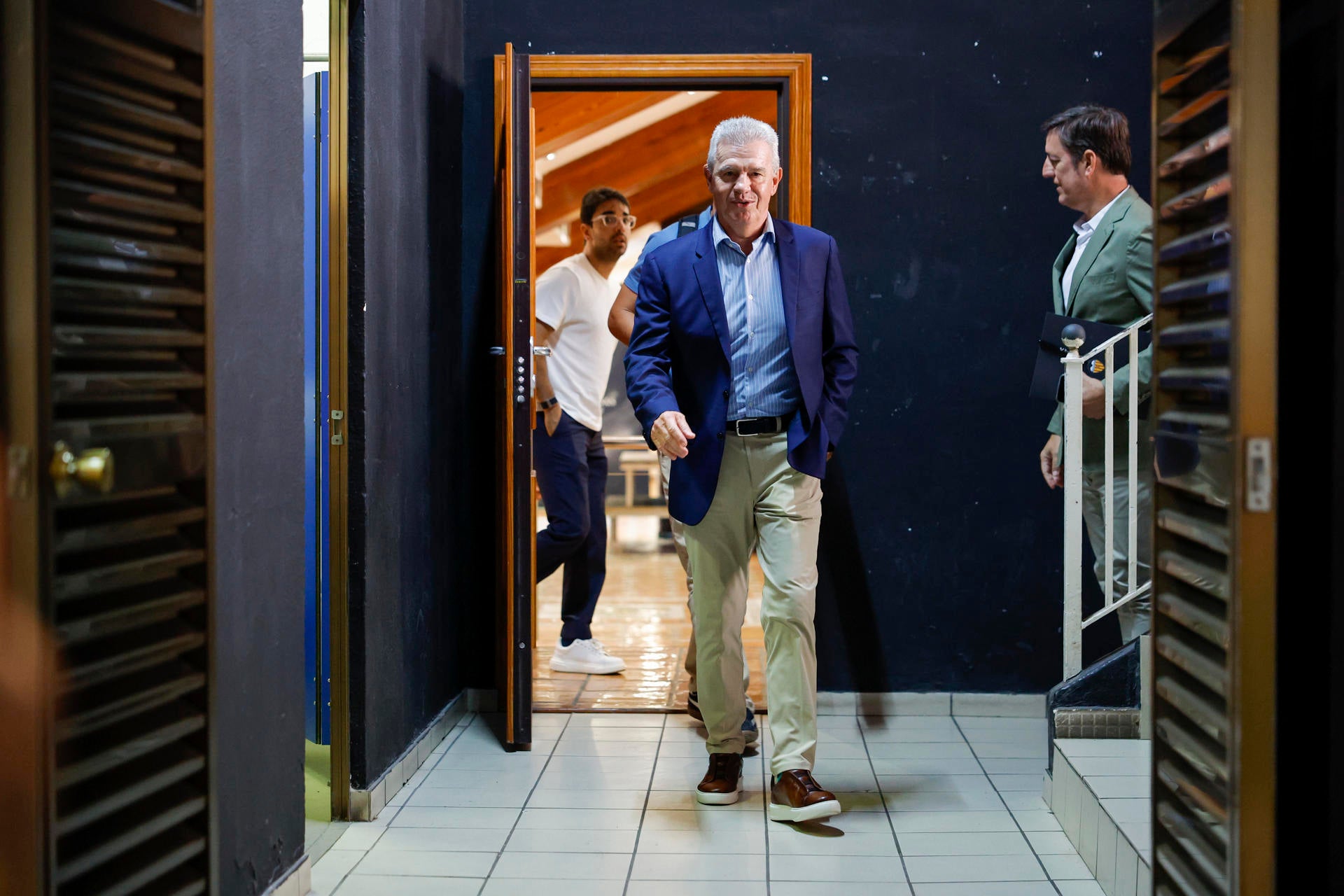 Racing, Athletic y Villarreal, primeros rivales de Aguirre para enderezar al Valencia Racing, Athletic y Villarreal, primeros rivales de Aguirre para enderezar al Valencia