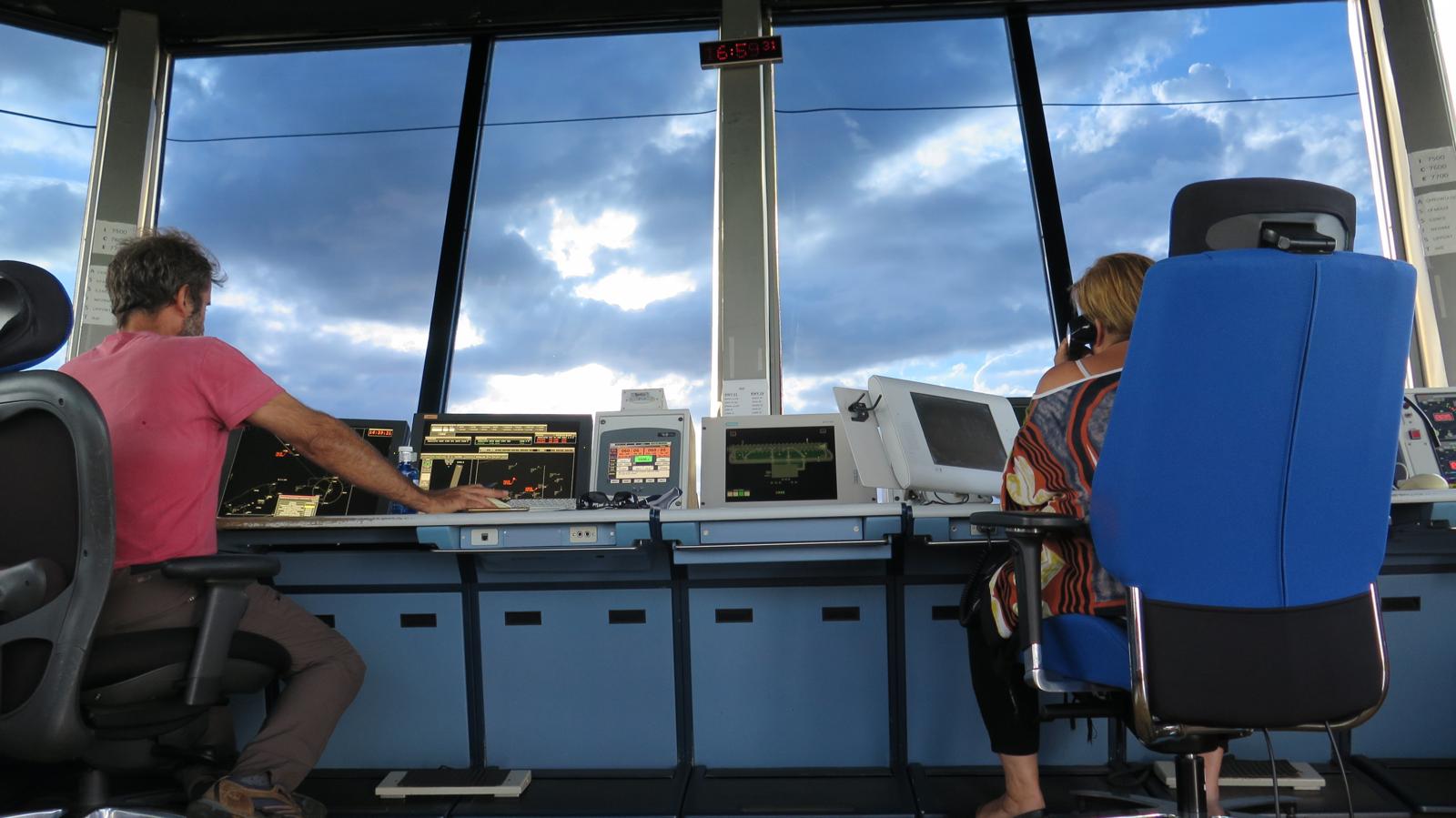 Los sindicatos reclaman una nueva torre de control para el aeropuerto de Menorca Los sindicatos reclaman una nueva torre de control para el aeropuerto de Menorca