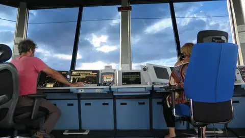 Los sindicatos reclaman una nueva torre de control para el aeropuerto de Menorca ante el riesgo de problemas de operatividad Los sindicatos reclaman una nueva torre de control para el aeropuerto de Menorca ante el riesgo de problemas de operatividad