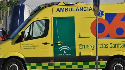 Ambulancia del Centro de Emergencias Sanitarias (CES) 061. Ambulancia del Centro de Emergencias Sanitarias (CES) 061.