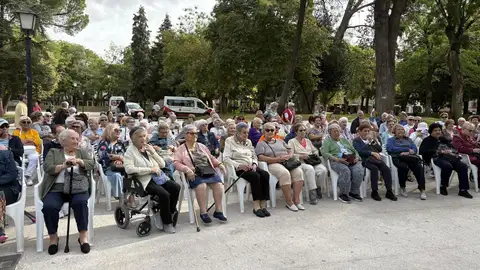 Guadalajara celebra el Día de los Mayores con yoga, chikung o baile Guadalajara celebra el Día de los Mayores con yoga, chikung o baile