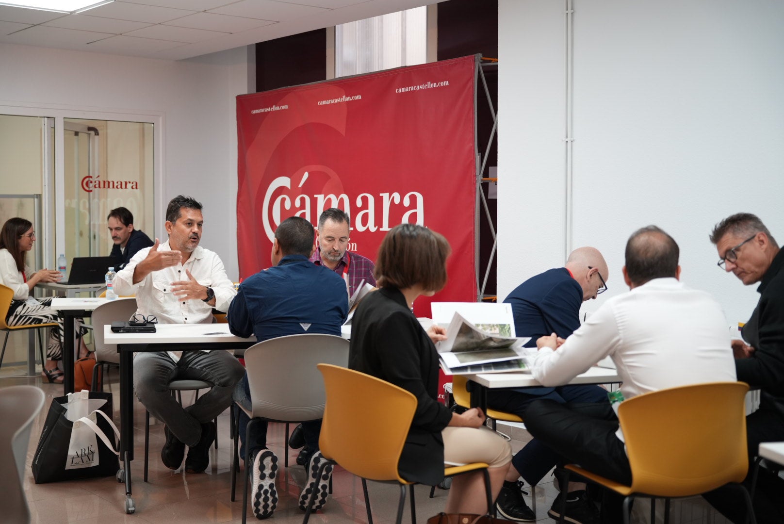 La Cámara de Castellón reúne a empresas de siete países en cerca de un centenar de encuentros de negocio La Cámara de Castellón reúne a empresas de siete países en cerca de un centenar de encuentros de negocio