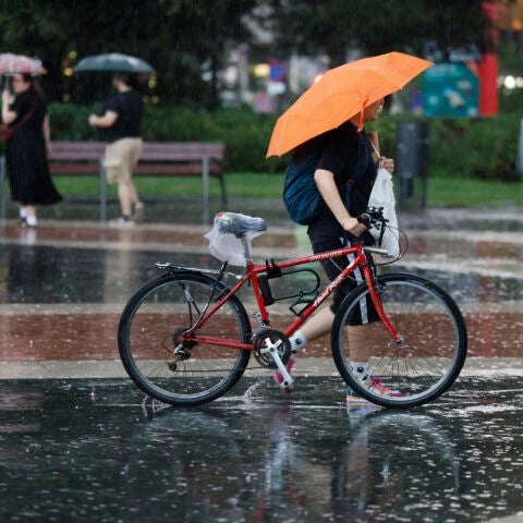 Lluvias torrenciales en España, en directo: avisos de AEMET, zonas en alerta roja y última hora del temporal