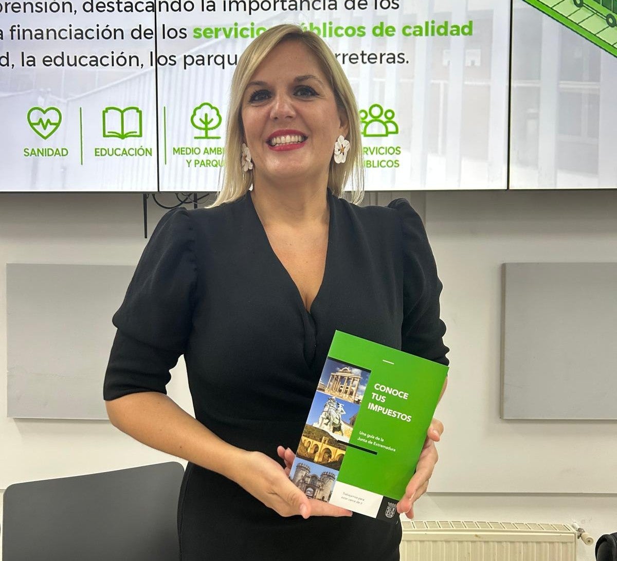 La Junta presenta la guía práctica 'Conoce tus impuestos' para acercar las rebajas tributarias aplicadas desde 2023 a los contribuyentes La Junta presenta la guía práctica 'Conoce tus impuestos' para acercar las rebajas tributarias aplicadas desde 2023 a los contribuyentes