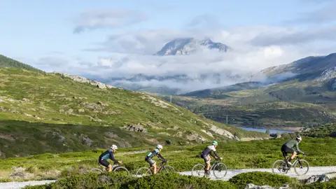 La Diputación impulsa el programa Cyclope para consolidar a la provincia como destino de cicloturismo en una jornada en Velilla .