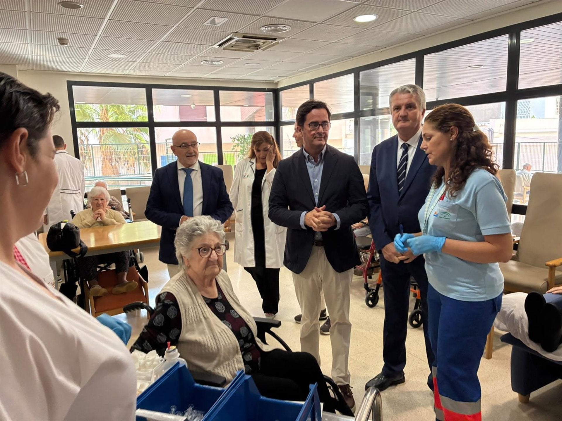 Almería arranca la campaña de vacunación contra la gripe y el covid-19 Almería arranca la campaña de vacunación contra la gripe y el covid-19