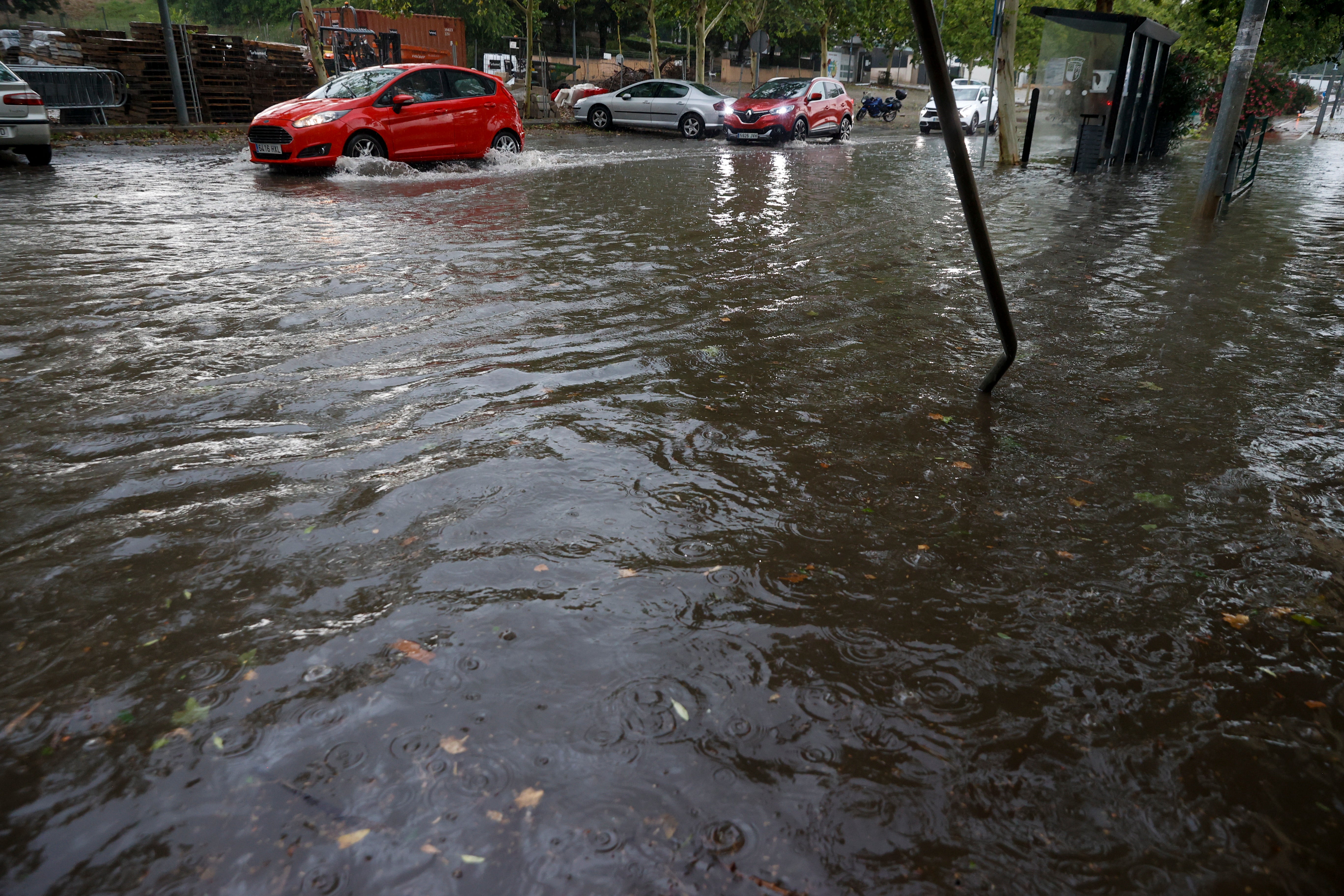 Las lluvias provocan 77 incidentes en la Comunitat Valenciana y reducen el tráfico de vehículos un 80% Las lluvias provocan 77 incidentes en la Comunitat Valenciana y reducen el tráfico de vehículos un 80%