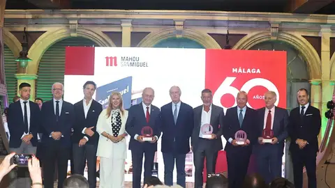 Mahou San Miguel reconoce a Antonio Banderas, al Ayuntamiento de Málaga, al Unicaja Baloncesto y a Manuel Villafaina por su contribución al desarrollo de la provincia Mahou San Miguel reconoce a Antonio Banderas, al Ayuntamiento de Málaga, al Unicaja Baloncesto y a Manuel Villafaina por su contribución al desarrollo de la provincia