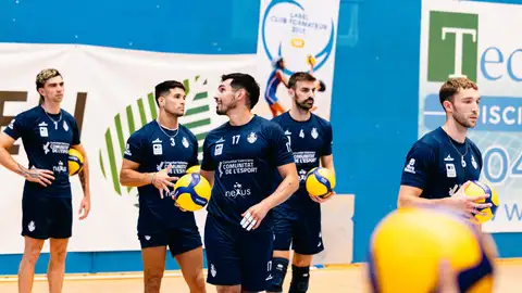 El Léleman Conqueridor presenta la nueva temporada en el Trofeo Ciutat de València El Léleman Conqueridor presenta la nueva temporada en el Trofeo Ciutat de València