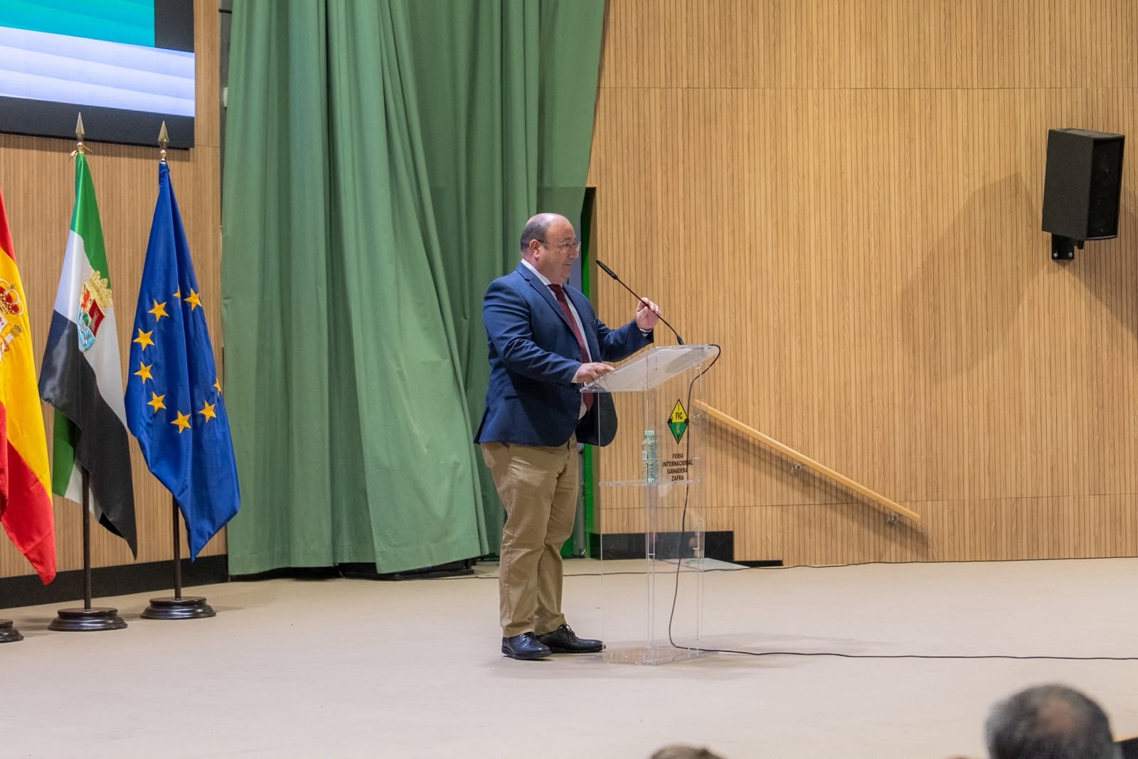 La Junta destaca en la Feria de Zafra su compromiso con el sector y pide al Gobierno de España que rectifique sus políticas agrarias La Junta destaca en la Feria de Zafra su compromiso con el sector y pide al Gobierno de España que rectifique sus políticas agrarias
