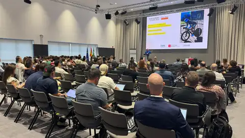 La Universidad Europea de Andalucía reúne en Málaga referentes internacionales de la nutrición deportiva y las ciencias del ejercicio La Universidad Europea de Andalucía reúne en Málaga referentes internacionales de la nutrición deportiva y las ciencias del ejercicio