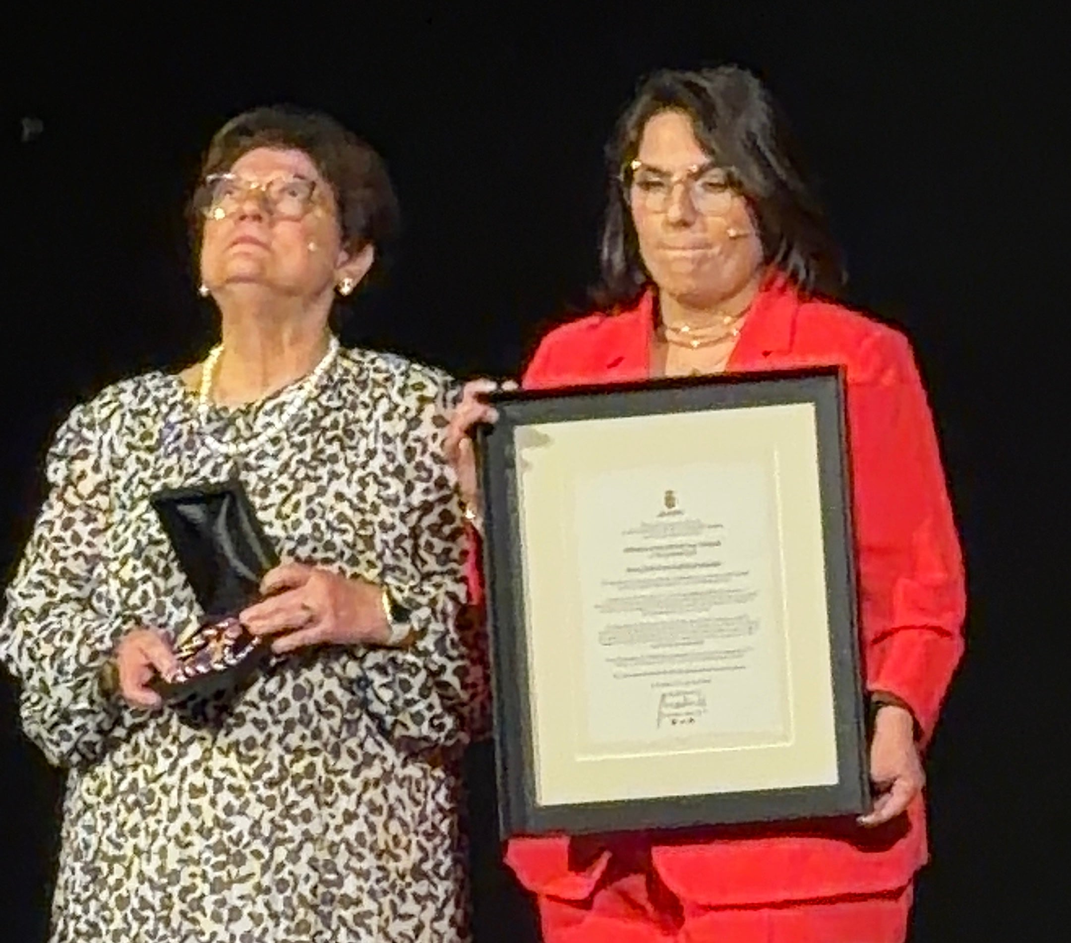 Don Benito rinde un emotivo homenaje al periodista José Luis Capilla Don Benito rinde un emotivo homenaje al periodista José Luis Capilla