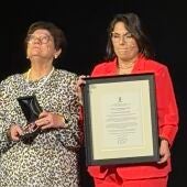 Aurora y Esther Capilla recogen la medalla de Oro a título póstumo de José Luis Capilla