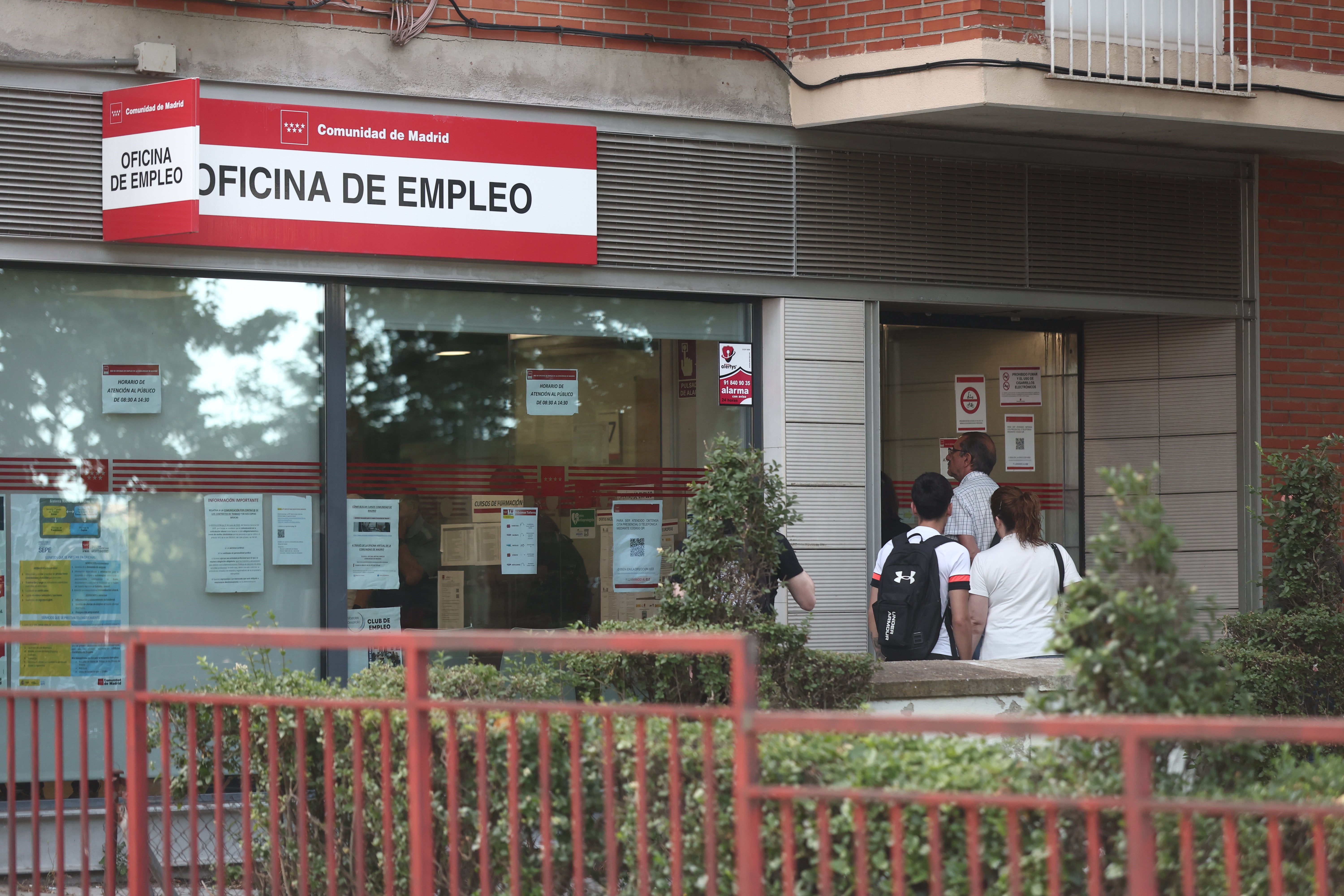 El paro asciende en 23.587 personas en septiembre pero registra la cifra más baja de este mes desde 2007 El paro asciende en 23.587 personas en septiembre pero registra la cifra más baja de este mes desde 2007