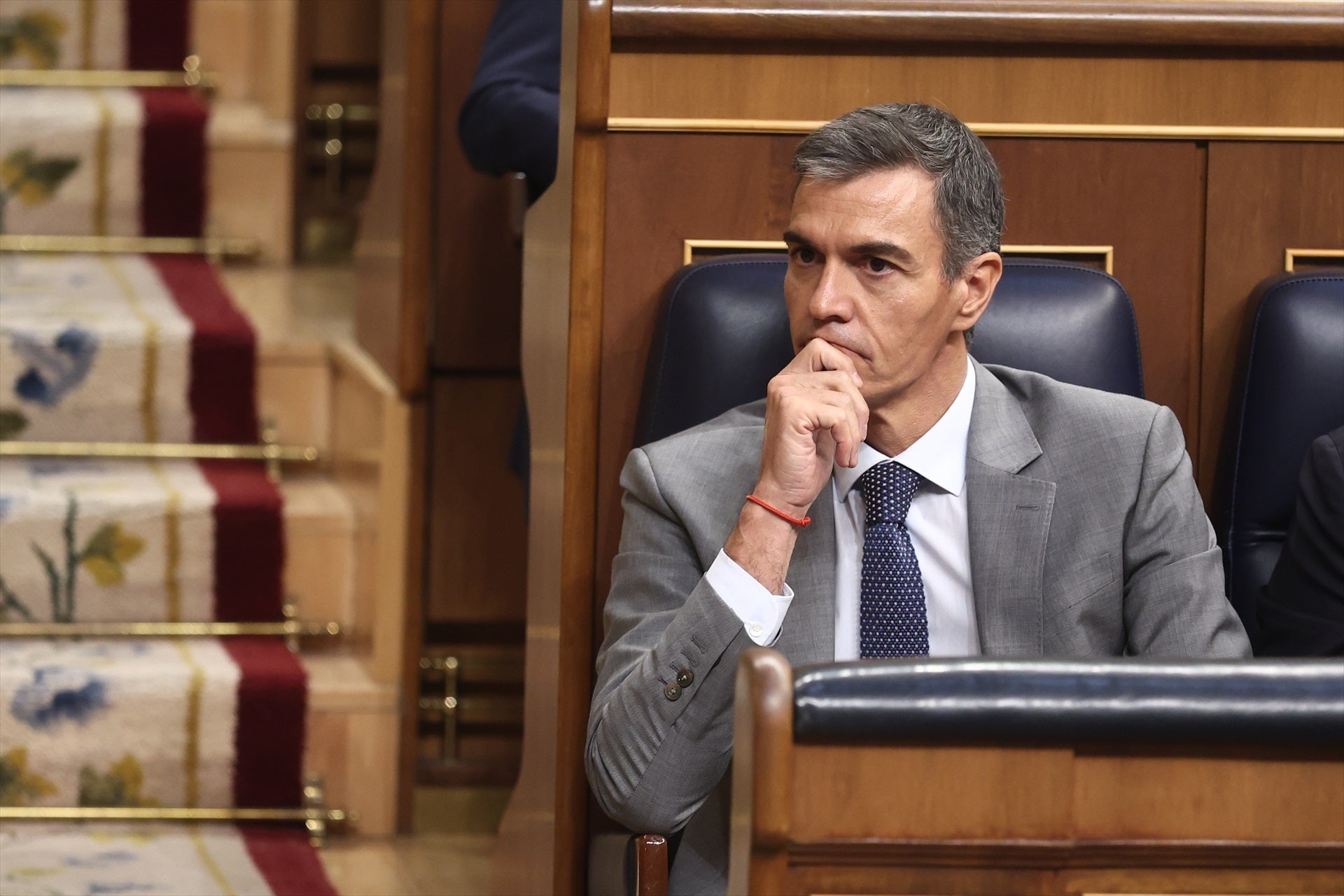 Sánchez mantiene su agenda del lunes mientras el PSOE se divide entre convocar elecciones o seguir con la legislatura Sánchez mantiene su agenda del lunes mientras el PSOE se divide entre convocar elecciones o seguir con la legislatura