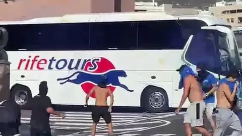 Graves incidentes suspenden el Unión Güímar - Hortaleza Guagua del Sporting Hortaleza recibido a pedradas
