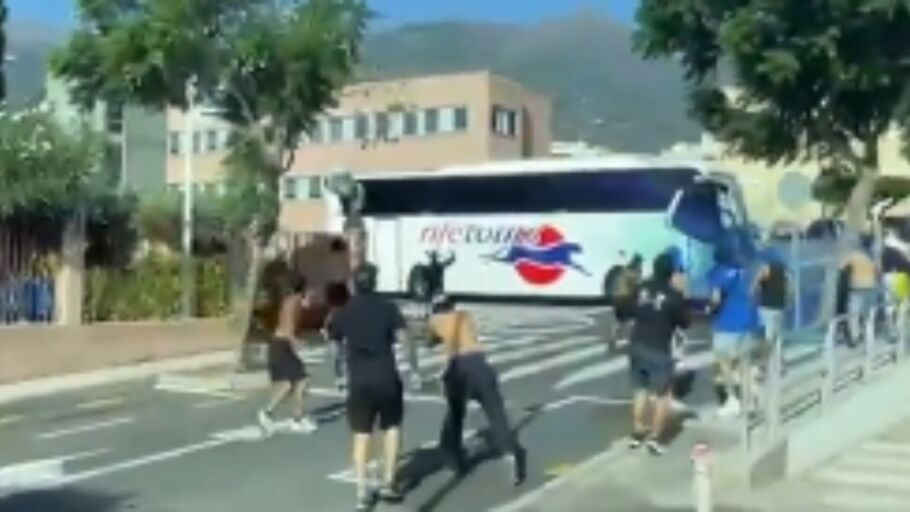 Ultras apedrean el autobus del Sporting de Hortaleza