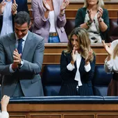 La ministra de vivienda, Isabel Rodríguez; el presidente del Gobierno, Pedro Sánchez; la vicepresidenta segunda, Yolanda Díaz y la vicepresidenta tercera, Sara Aagesen La ministra de vivienda, Isabel Rodríguez; el presidente del Gobierno, Pedro Sánchez; la vicepresidenta segunda, Yolanda Díaz y la vicepresidenta tercera, Sara Aagesen