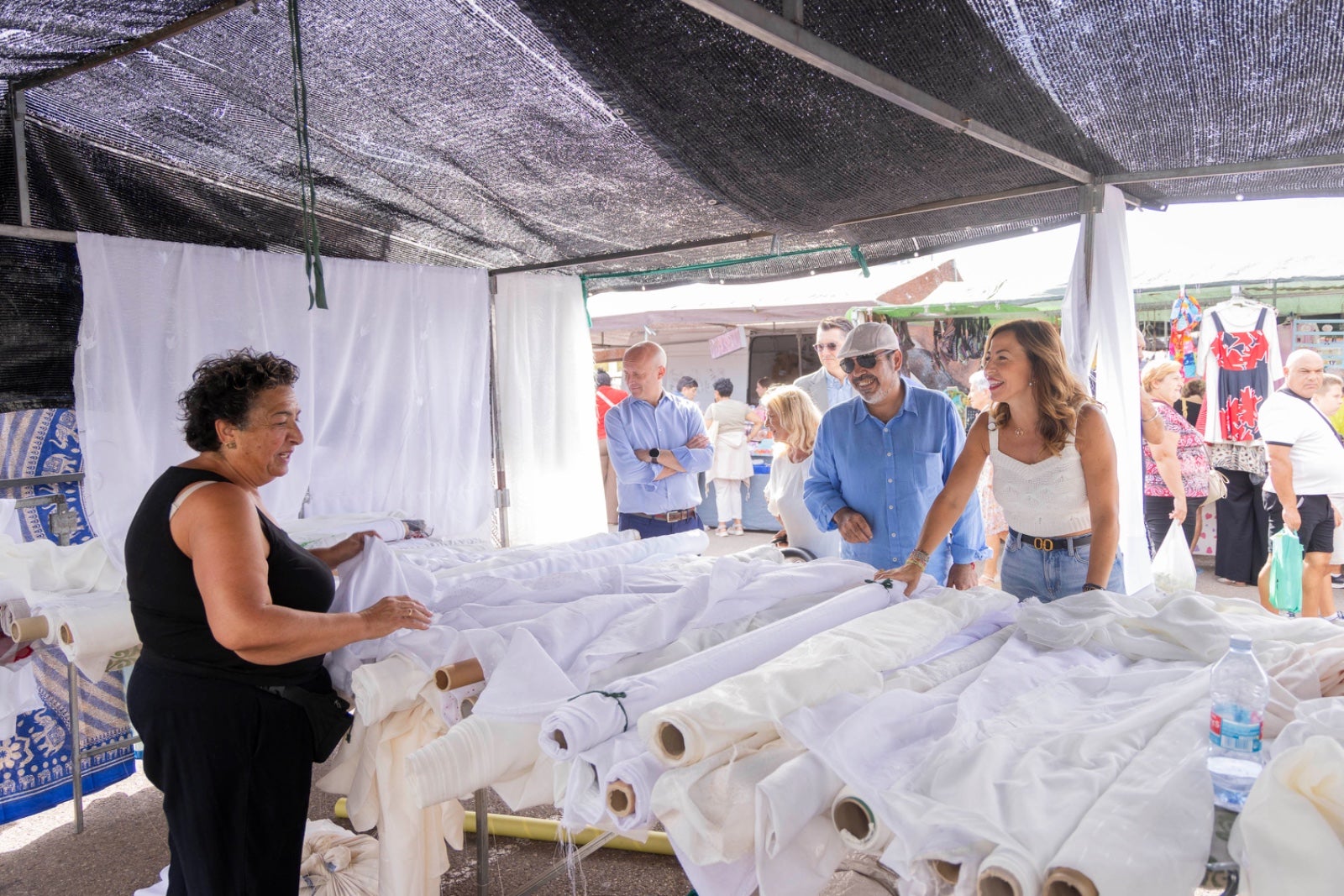 La apertura del Mercado Ambulante los sábados gusta a los vendedores La apertura del Mercado Ambulante los sábados gusta a los vendedores