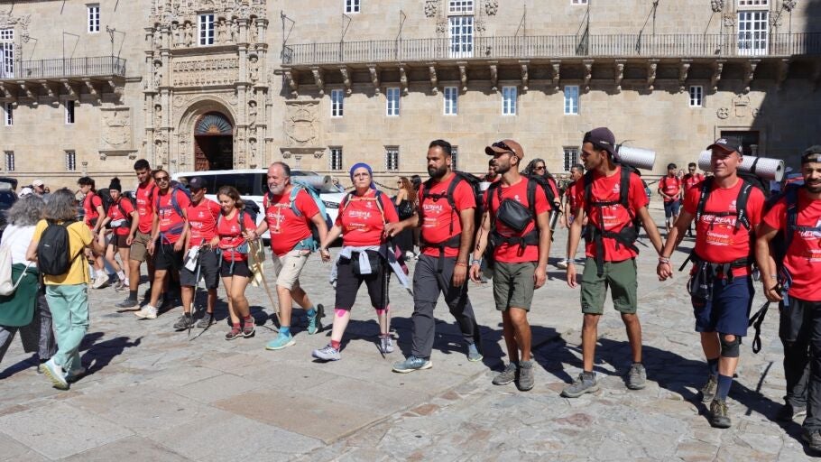 El grupo de C&aacute;ritas en la Plaza del Obradoiro