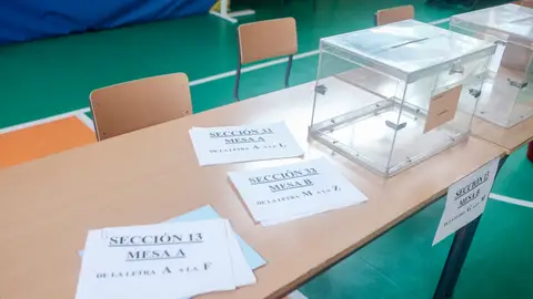 Una mesa electoral en un colegio de Madrid durante las elecciones de 2023 Una mesa electoral en un colegio de Madrid durante las elecciones de 2023