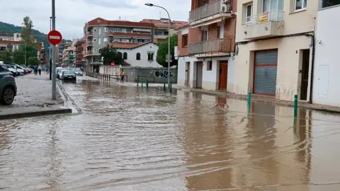 El temporal continua provocant incidències viàries i ferroviàries mentre es manté l’alerta al Maresme i al Vallès Oriental El temporal continua provocant incidències viàries i ferroviàries mentre es manté l’alerta al Maresme i al Vallès Oriental