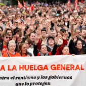 CCOO y UGT acuerdan convocar una huelga general de 24 horas este otoño por los salarios y la vivienda CCOO y UGT acuerdan convocar una huelga general de 24 horas este otoño por los salarios y la vivienda