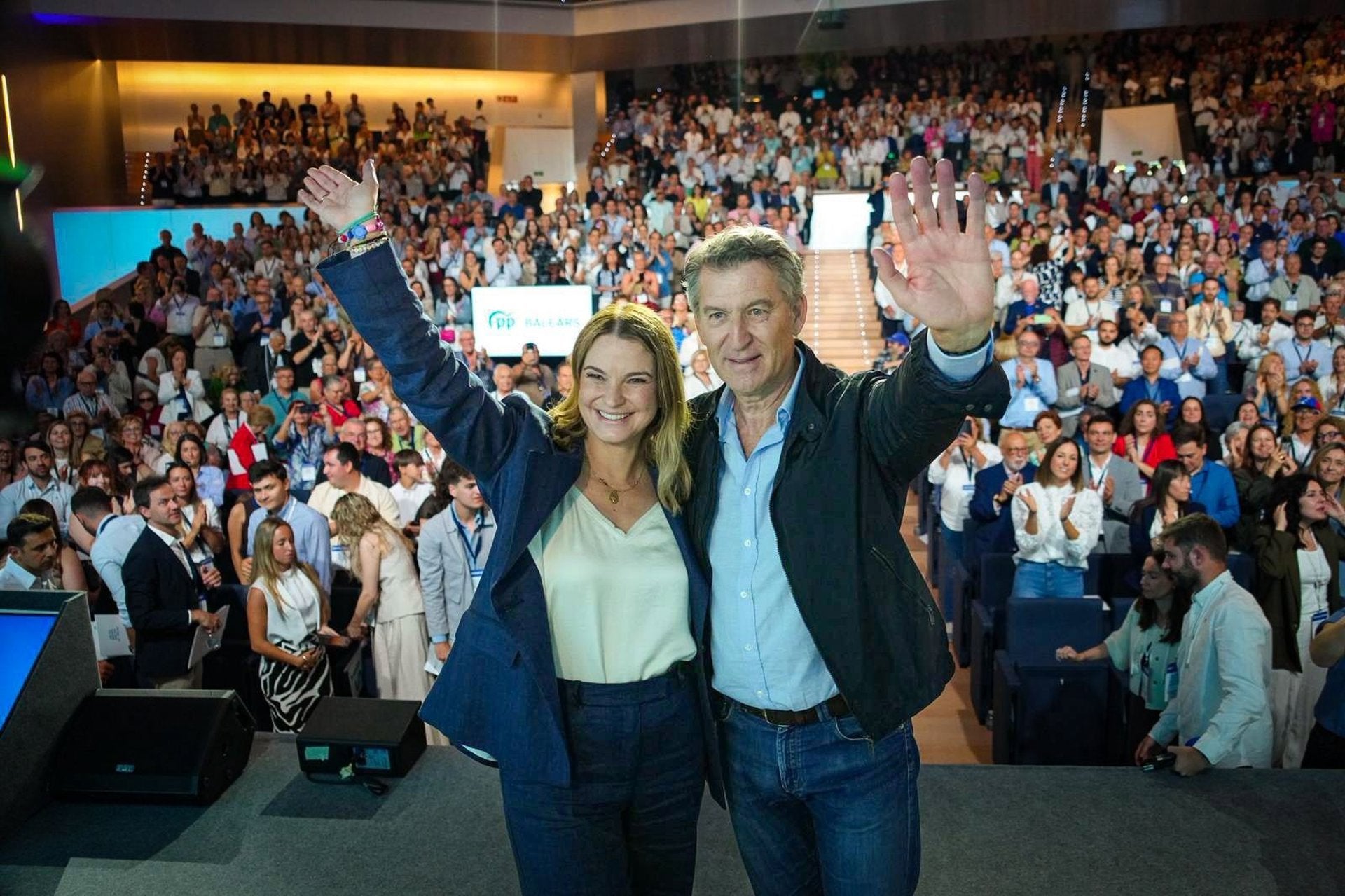 La presidenta del Govern, Marga Prohens, y el líder del PP, Alberto Núñez Feijóo. La presidenta del Govern, Marga Prohens, y el líder del PP, Alberto Núñez Feijóo.