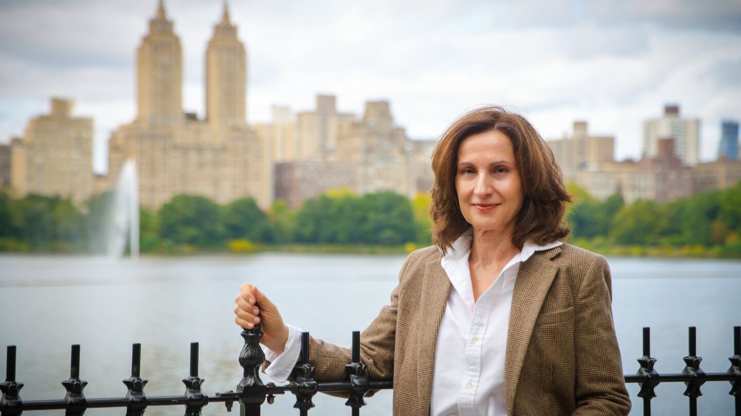 Paloma S&aacute;nchez Garnica frente al lago de Central Park, en Nueva York