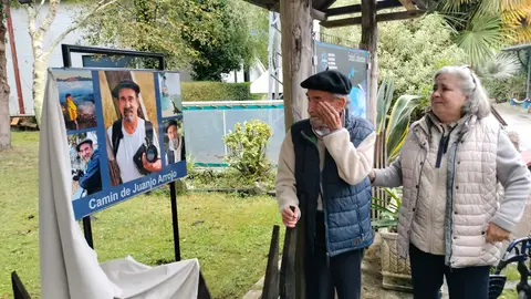 Juanjo Arrojo, emocionado tras descubrir la placa de la calle que lleva su nombre. Juanjo Arrojo, emocionado tras descubrir la placa de la calle que lleva su nombre.