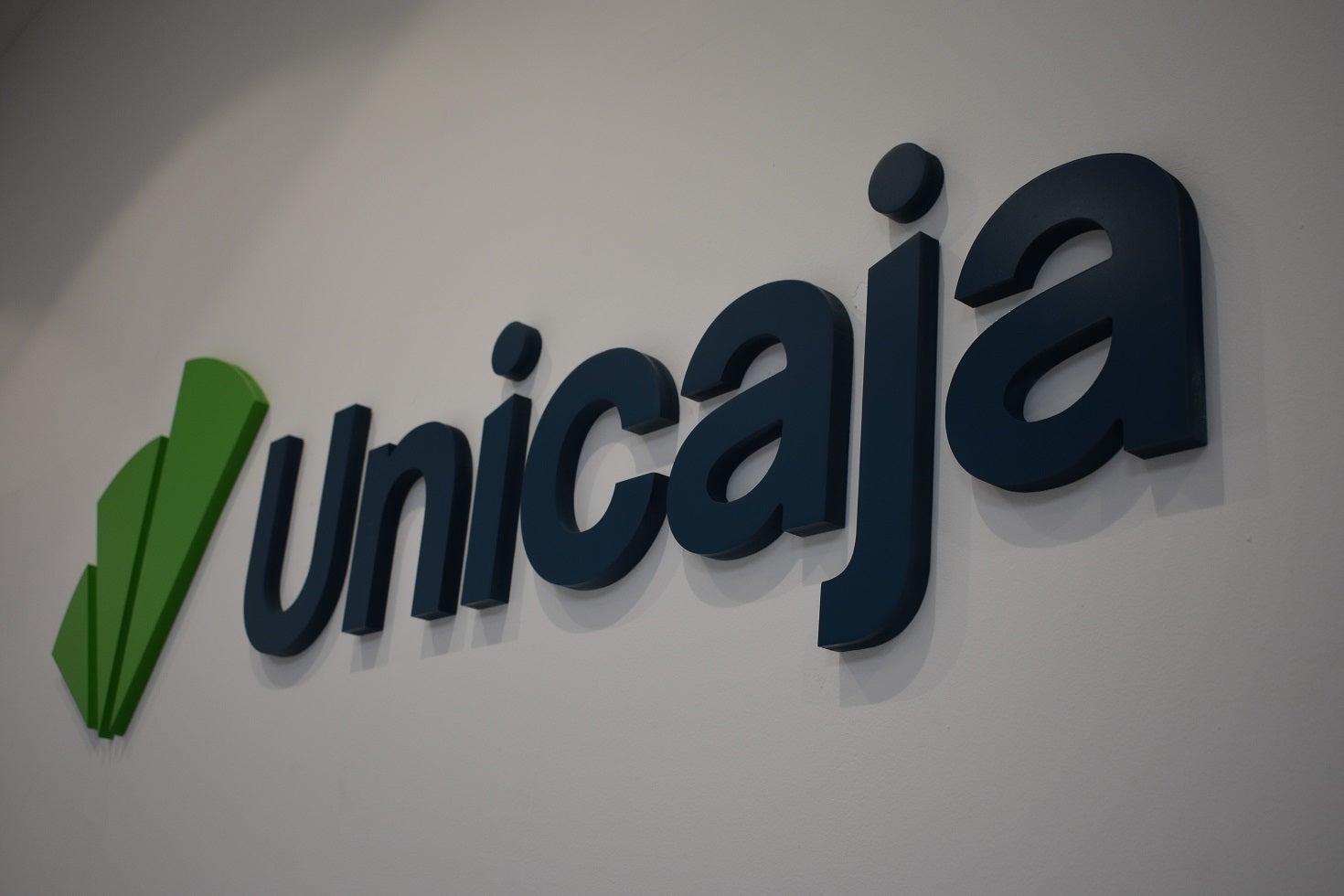 Unicaja eleva al 2,55% TAE la remuneración de su Cuenta Online para nuevos clientes Unicaja eleva al 2,55% TAE la remuneración de su Cuenta Online para nuevos clientes