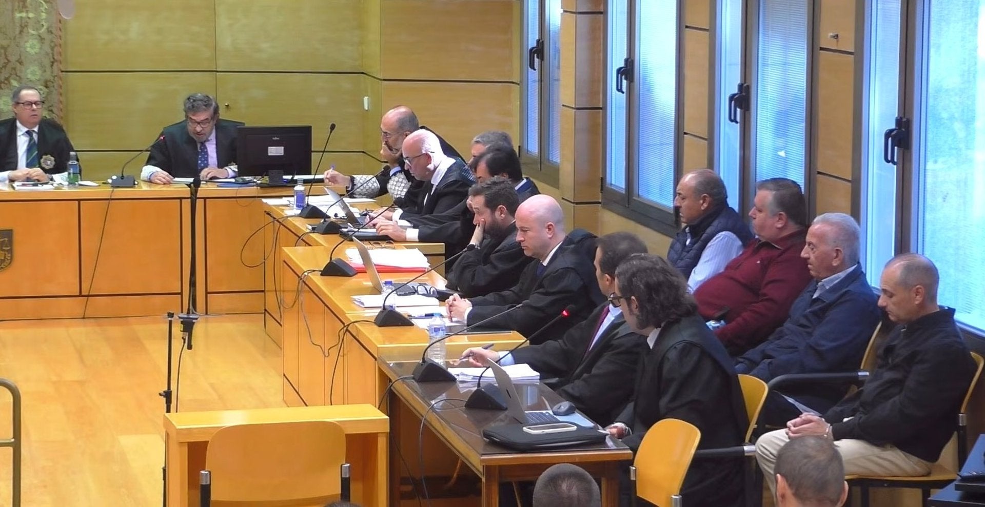 El juicio por el doble crimen de Manzanares arranca con las defensas cuestionando las pruebas contra los acusados El juicio por el doble crimen de Manzanares arranca con las defensas cuestionando las pruebas contra los acusados