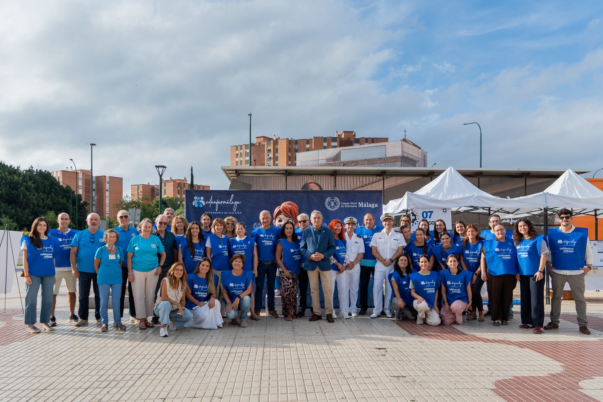 Cerca de 3.000 personas participan en el V Bazar de los Cuidados y se acercan a la Enfermería en pleno corazón de Málaga Cerca de 3.000 personas participan en el V Bazar de los Cuidados y se acercan a la Enfermería en pleno corazón de Málaga